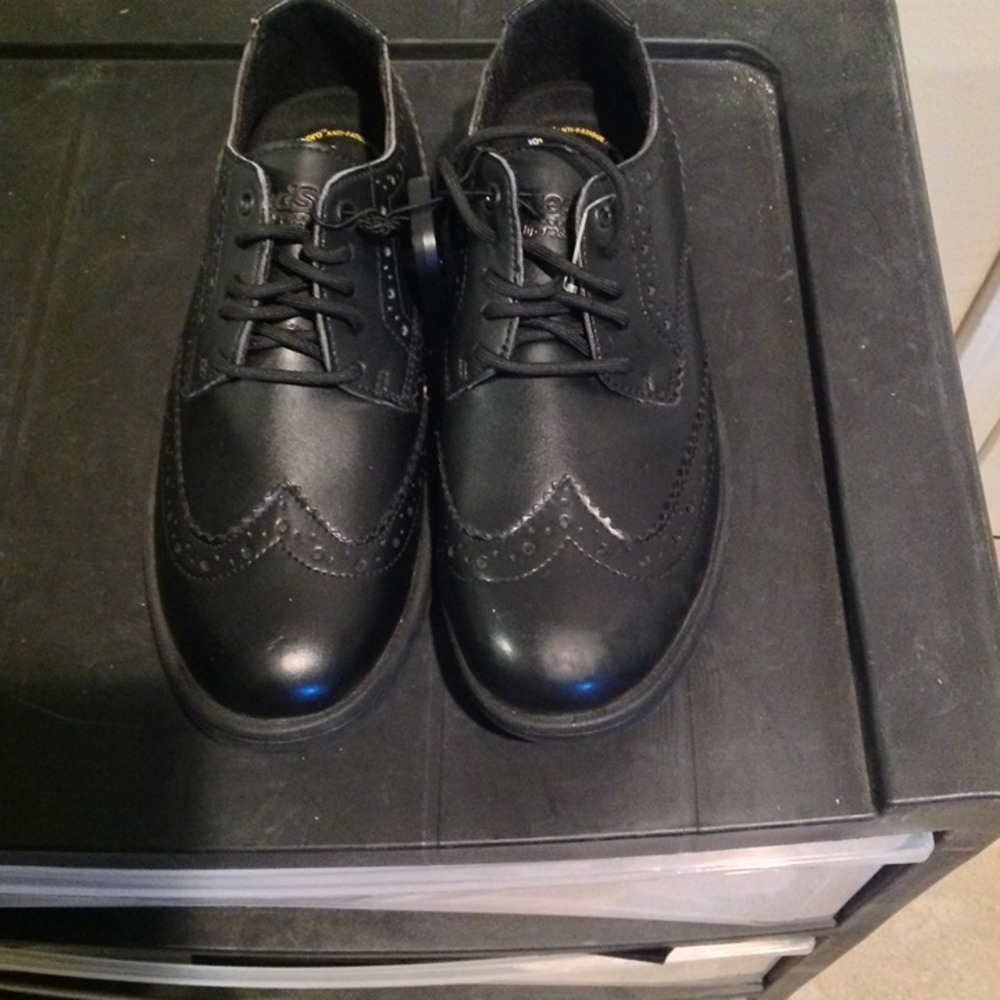 TredSafe Black Slip-Resistant Work Shoes Size 8 (New)